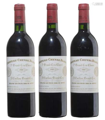 Château Cheval Blanc 1985, 3 bouteilles 75cl - Château Cheval Blanc 1985, Saint [...]