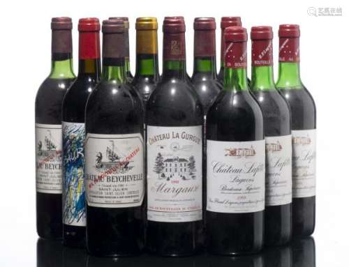 12 bouteilles de vins de Bordeaux - 12 bouteilles de vins de Bordeaux comprenant : - [...]