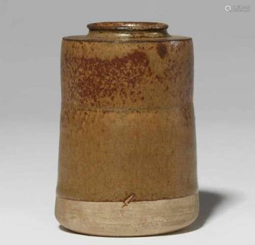 Chaire). Probably 19th centuryAlmost cylindrical, with a beige-coloured glaze with a [...]