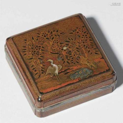 A lacquer incense box (kôgo). 16th/17th centuryWith indented corners, the flat lid [...]