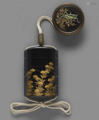 A four-case inrô. 19th centuryDisplaying maidenflowers and grasses in gold maki-eon [...]