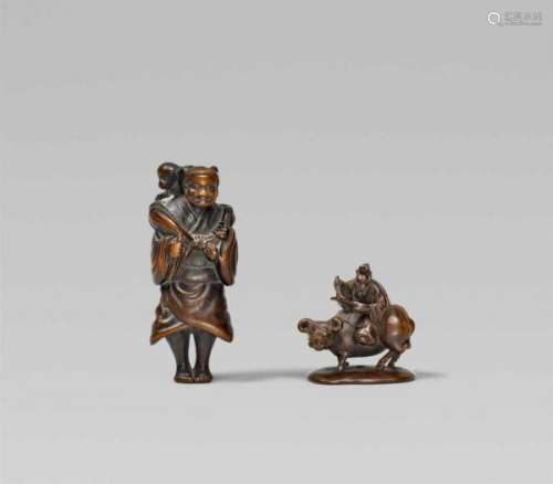 Two wood netsuke. 19th centurya) A standing sarumawashi with a monkey on his [...]
