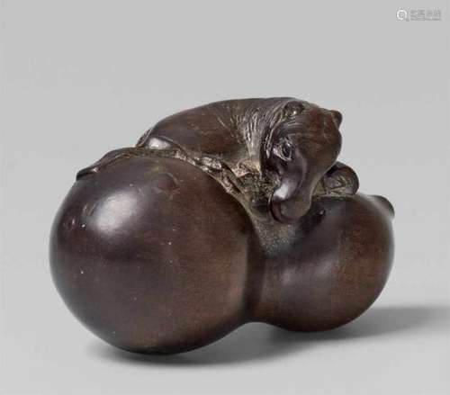 A boxwood netsuke of Chôkarô's horse. Early 19th centuryWinding out of a gourd, the [...]