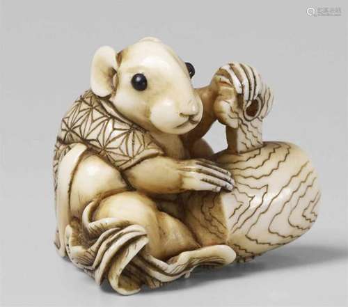 An ivory netsuke of a rat with Daikoku's attributes. Second half 19th [...]