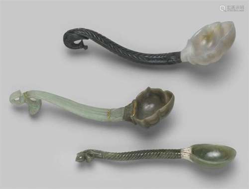 Three Indian two-coloured nephrite and quarz ceremonial spoons. Probably 20th [...]