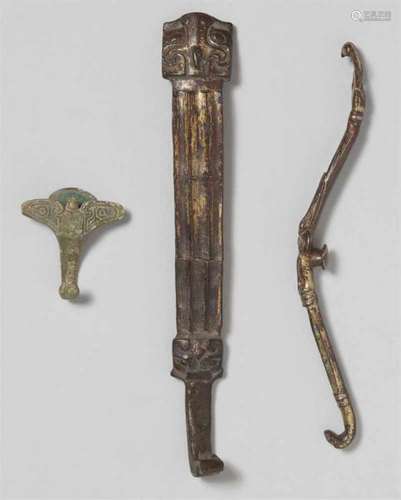 Three bronze garment hooks, Warring States period, 3rd/4th century BCa) A tiny hook [...]