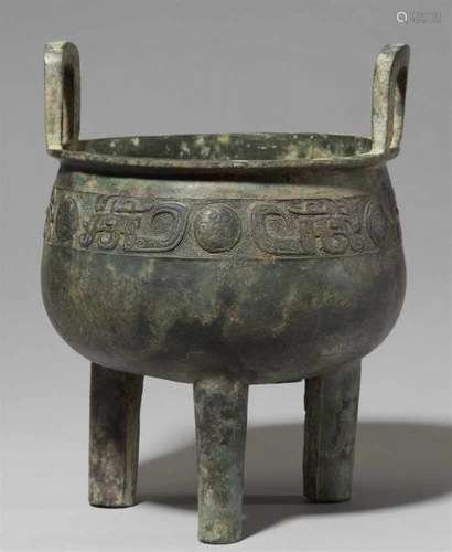 A bronze ritual vessel of ding type. Western Zhou dynastyStanding on tubular feet and [...]