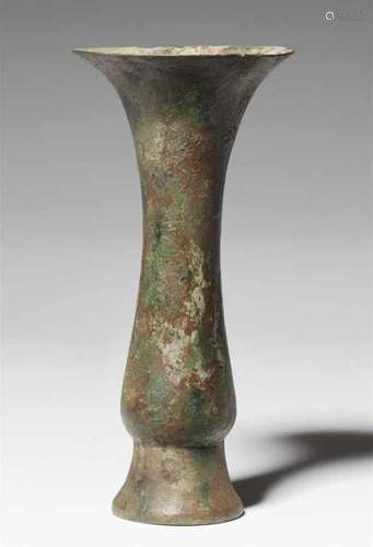 A small elegant bronze vase of ji or duan type. Early Western Zhou dynasty, ca. 11. Jh.Of