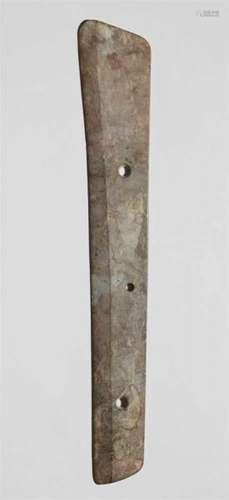 A grey mottled jade ceremonial blade (hu). Western Zhou dynastyOf very long [...]