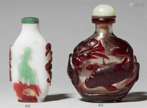 A glass snuff bottle with five-colour overlay. 19th centuryA white glass snuff bottle [...]