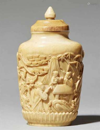 A large ivory snuff bottle. 19th/early 20th centuryCarved with two scenes of two [...]