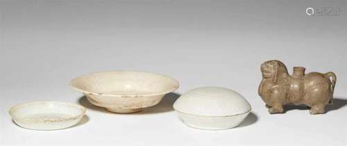 A box and cover and two small dishes, Song dynasty (907-1279) and a bixie-shaped [...]