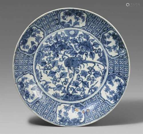 A blue and white charger. Zhangzhou (Swatow). 16th/17th centuryDecorated with a paradise