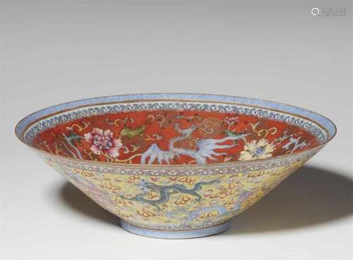 A famille rose dragon and phoenix bowl. Republic period (1912-1949)Of conial shape, [...]