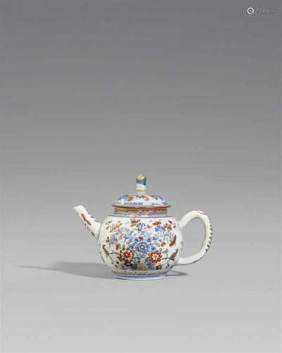 A Chinese Imari teapot and cover. 18th centuryDecorated in underglaze-blue, iron-red, [...]