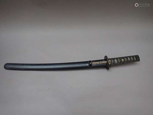 Wakizashi signé Uosada, Shinto 1620. Poignée d'ori…