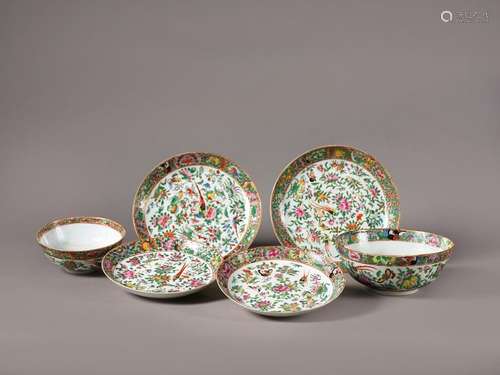 CHINE. Petit ensemble en porcelaine de Canton déco…