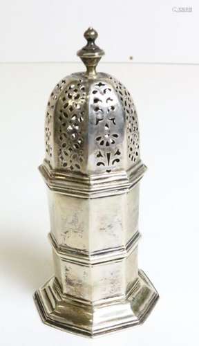 An Edwardian Birmingham silver Castor Sugar Shaker…