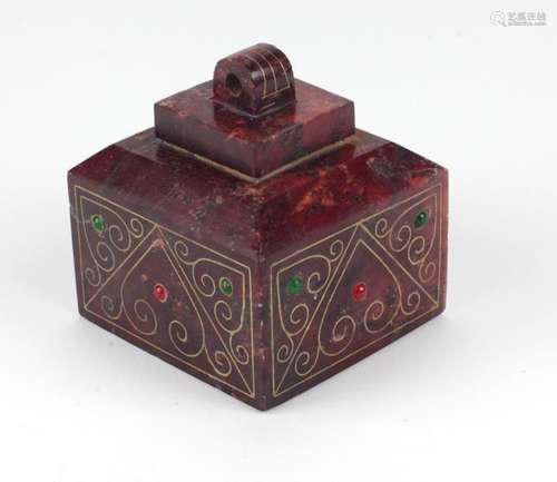 A good quality Chinese red marble and gilt inlaid …