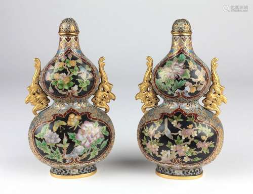 A fine pair of heavy Chinese clois¢nne double gour…