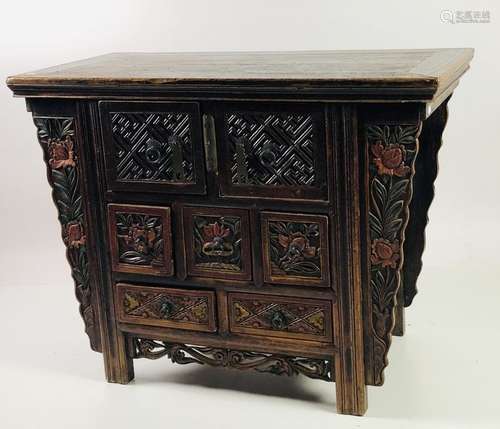 An unusual 19th Century Oriental Altar Table / Che…