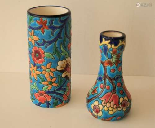 Paire de vase en faïence de LONGWY, 1ère moitié du XXe - Hauteur : 10 et 11,5 cm - [...]