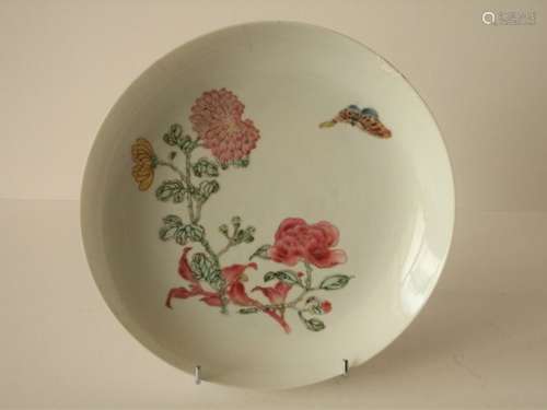 Assiette en porcelaine famille rose, Chine, XVIIIe, Circulaire, à décor de [...]