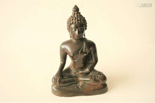 Statuette de Bouddha en bronze, Thaïlande, XIXe, Représenté assis en padmasana, [...]