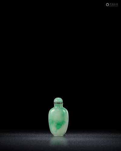 18th/19th century A fine jadeite snuff bottle