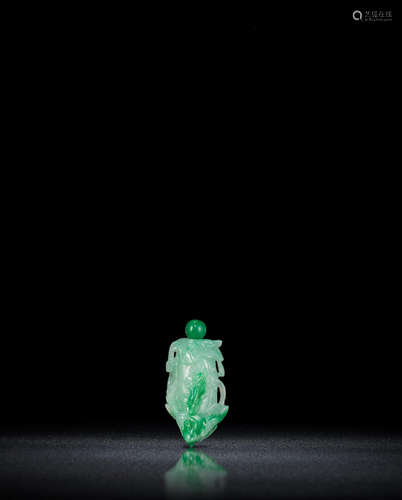 18th/19th century A very fine jadeite 'squirrel and melon' snuff bottle