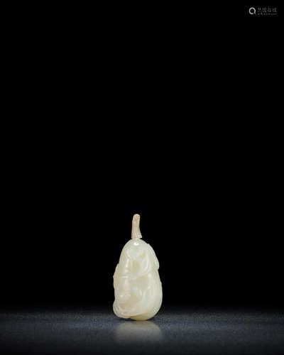 18th/19th century A rare white jade 'aubergine' snuff bottle