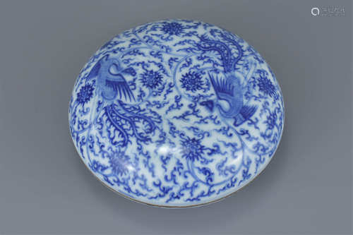 Chinese 19th century Porcelain Blue and White Ink Box and Cover with Phoenix design bearing six char