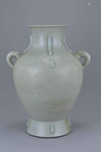 Chinese 18th century porcelain Vase Qianlong mark