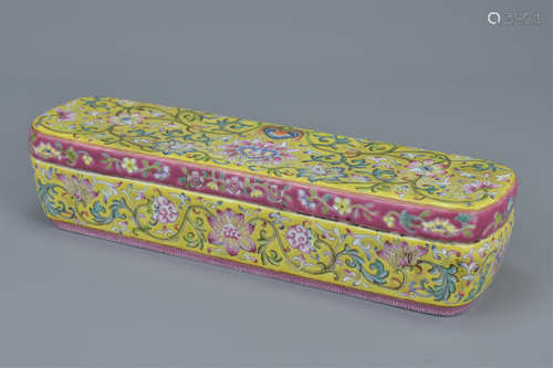 Chinese Porcelain Famille Rose Pen and Ink Box with Cover bearing six character mark of Qianlong in