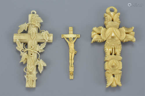 Two 19th century Carved Ivory Crosses, one carved with entwined leaves, 7.5cms and 7.5cms high toget