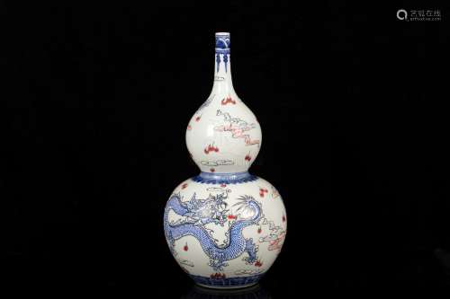 BLUE AND WHITE UNDERGLAZED RED 'DRAGON AND PHOENIX' DOUBLE GOURD VASE