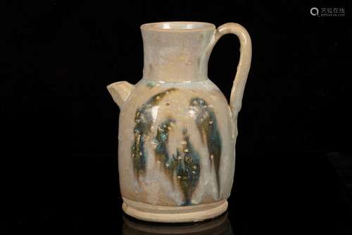 YUE WARE CELADON GLAZED WATER SPOUT