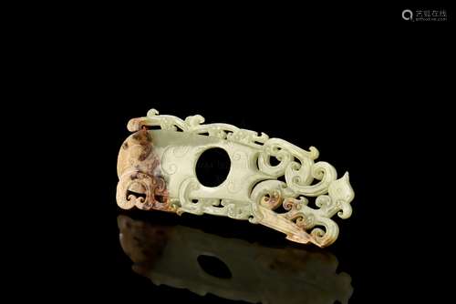 JADE CARVED 'FLOWERS' ORNAMENT