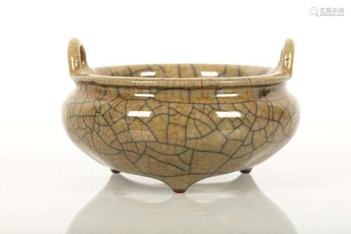 CELADON GLAZED AND CRACKLE PATTERN TRIPOD CENSER