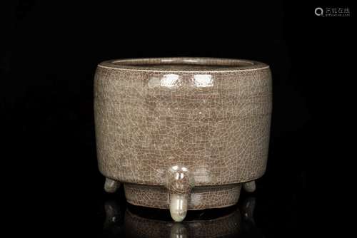 LONGQUAN WARE BLACK GLAZED TRIPOD CENSER