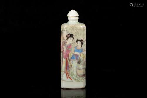 FAMILLE ROSE 'LADIES' SNUFF BOTTLE