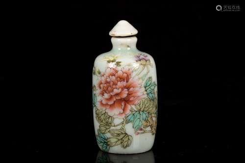 FAMILLE ROSE 'FLOWERS' SNUFF BOTTLE