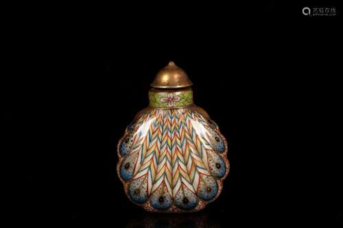 FAMILLE ROSE 'PHOENIX TAIL' SNUFF BOTTLE