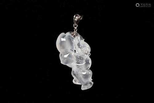 ICY JADEITE CARVED PENDANT WITH HK JADE IDENTIFICATION CERTIFICATE FC02965