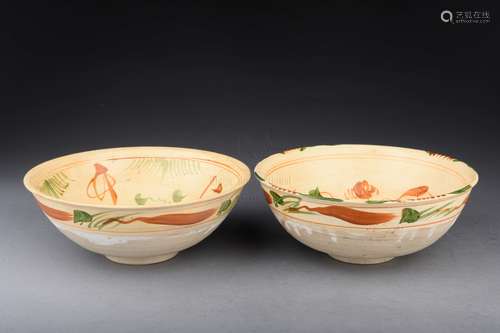 PAIR OF SANCAI 'FLOWERS' BOWL