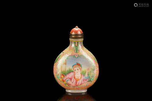 FAMILLE ROSE GLASS 'WESTERN LADIES' SNUFF BOTTLE