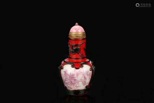 UNDERGLAZE RED AND GLASS OVERLAY SNUFF BOTTLE