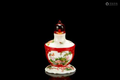 FAMILLE ROSE RED GLASS OVERLAY SNUFF BOTTLE WITH STAND