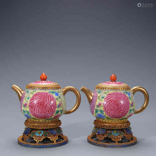 A Pair of Chinese Enamel Glazed Porcelain Tea Pots