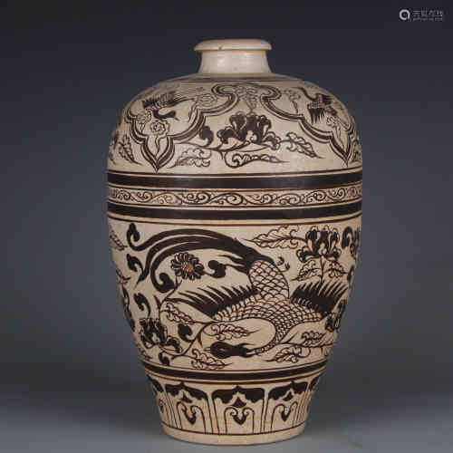 A Chinese Jizou-Type Glazed Porcelain Vase